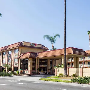 super-8-anaheim-disneyland-drive.topanaheimhotels.com/