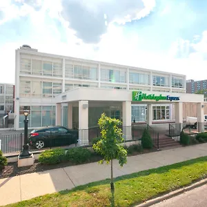 holiday-inn-express-st-louis-central-west-end-saint-louis.saint-louishotels.com/